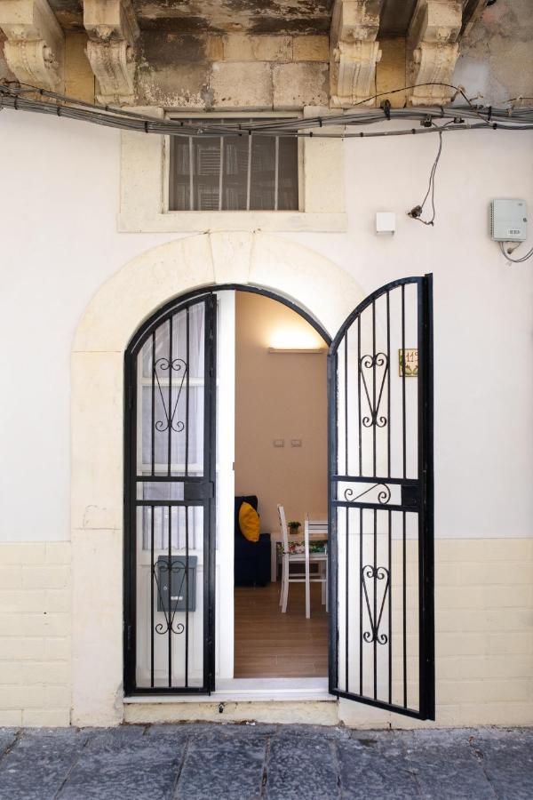 Casuzza Di Bru Apartment Syracuse ภายนอก รูปภาพ